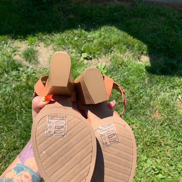 Qupid CUTOUT HEELED SANDALS (HAZEL SUEDE) size 7 spring summer boho ankle fall - Picture 12 of 15